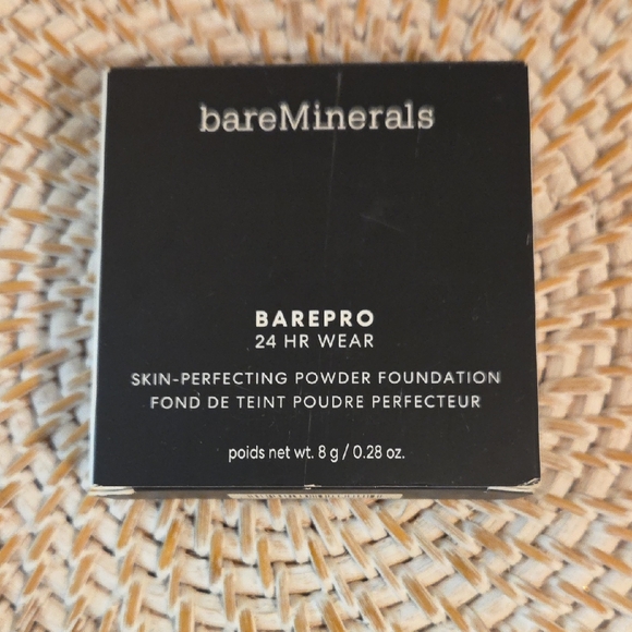 bareMinerals BAREPRO Powder Foundation - Picture 1 of 2